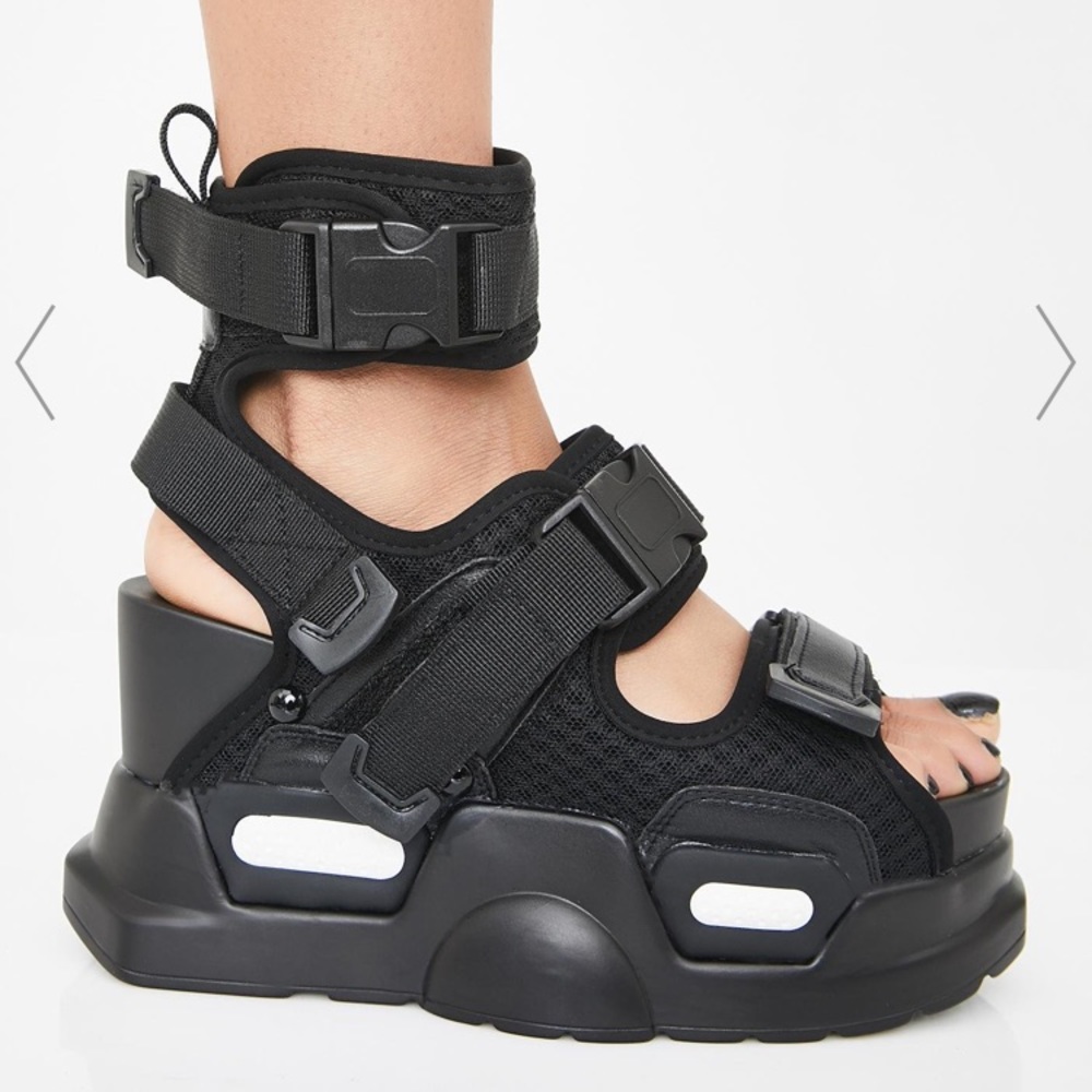 Anthony Wang - DAILY HUSTLE PLATFORM SANDALS